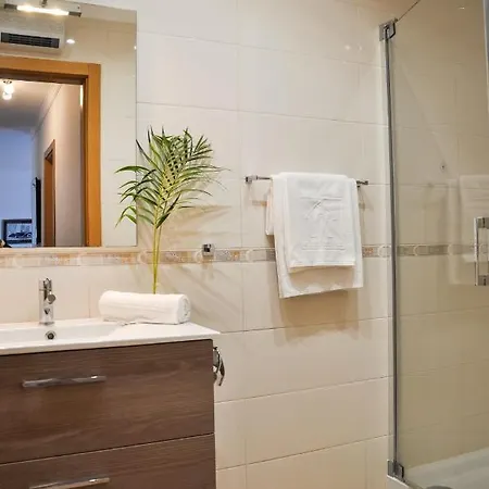 Casa Christine - Charming 2br Townhouse W. Pool & Near Beach 빌라 페하구도