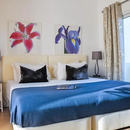 Casa Christine - Charming 2br Townhouse W. Pool & Near Beach Vila
